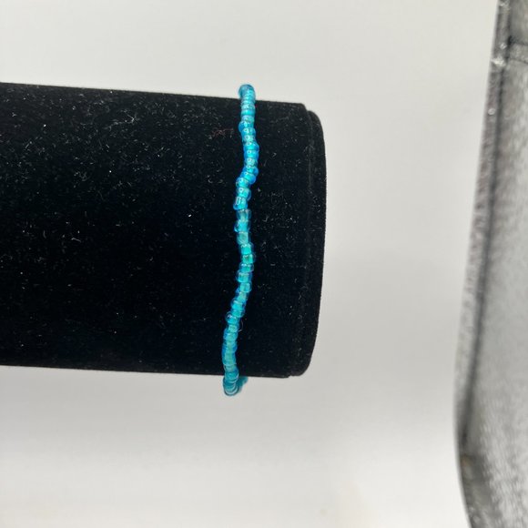 Delicate Turquoise Transparent Colored Beaded Stretch 4.5 Inch Bracelet! - Picture 3 of 5